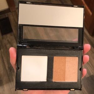Trish McEvoy bronzer and matte powder planner